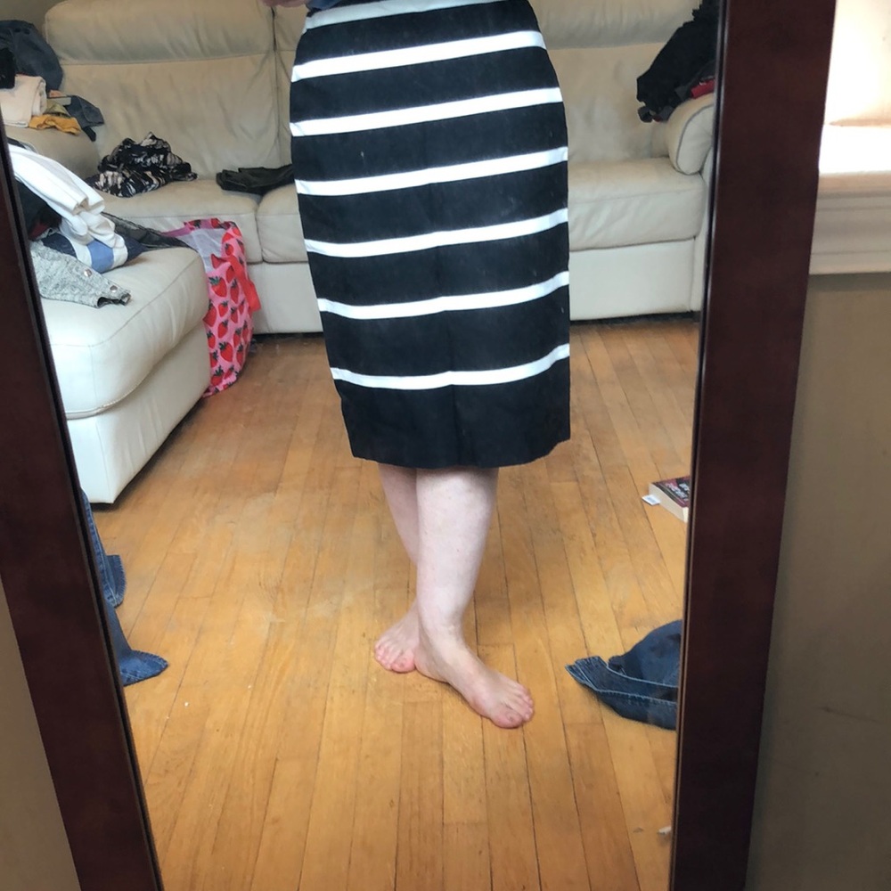 Talbots size 2 black with white stripe pencil skirt.